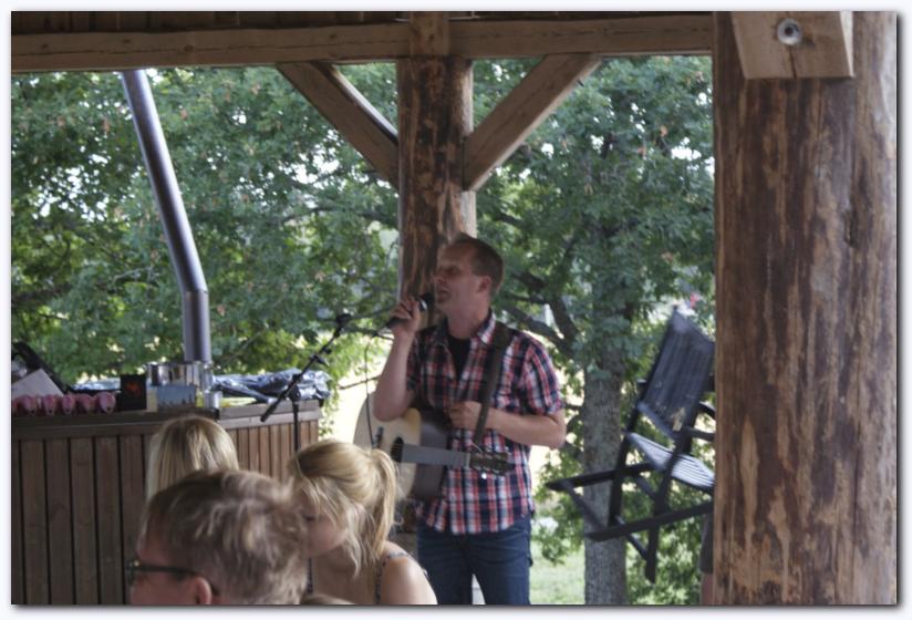 802x537 pixels (75K)